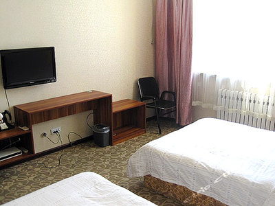 機(jī)場路龍鳳家園南門，繁華生活的優(yōu)質(zhì)選擇